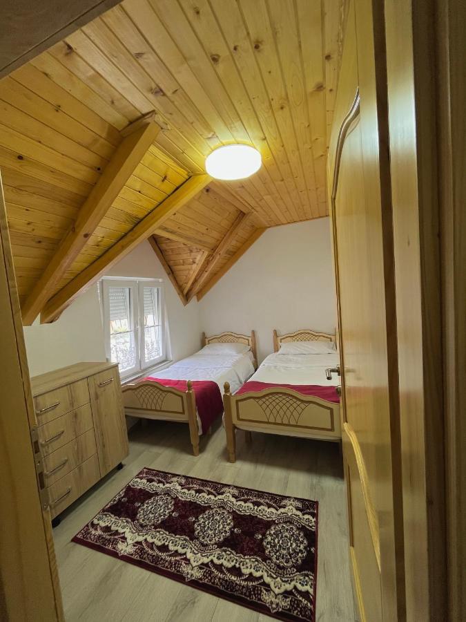 Guesthouse Gezim Selimaj ヴァルボナ エクステリア 写真