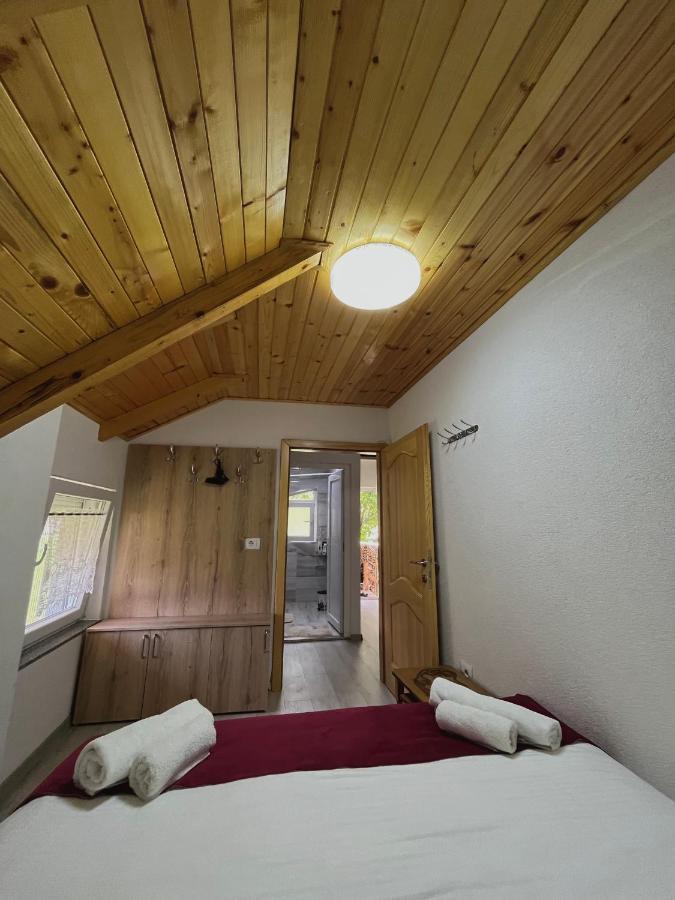 Guesthouse Gezim Selimaj ヴァルボナ エクステリア 写真