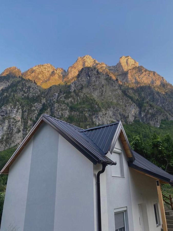 Guesthouse Gezim Selimaj ヴァルボナ エクステリア 写真