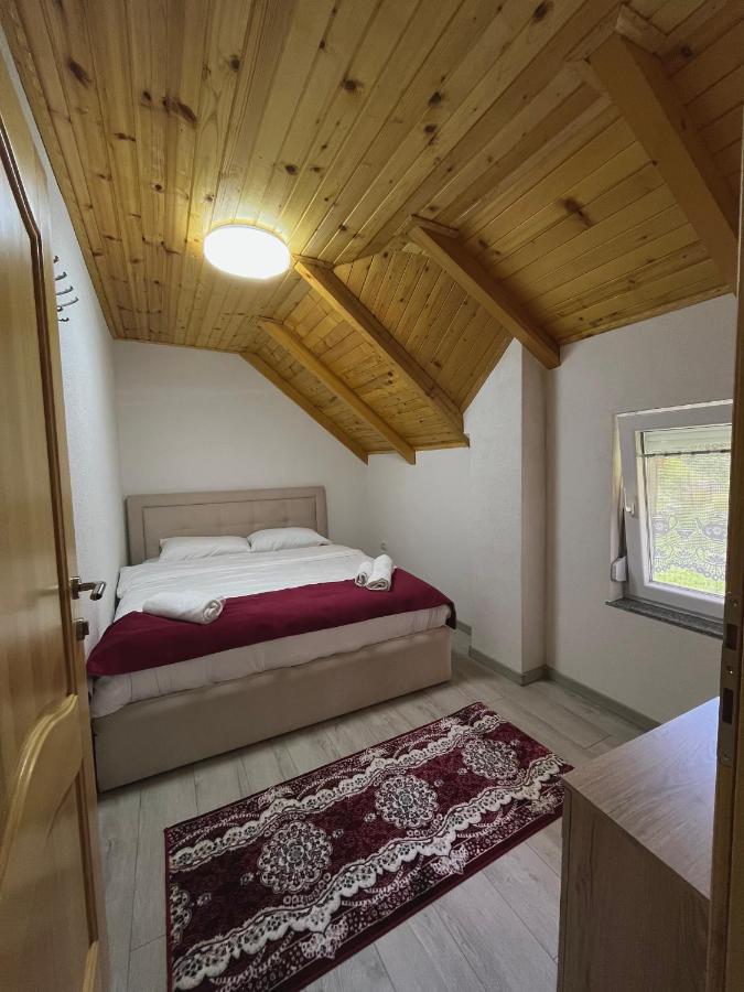 Guesthouse Gezim Selimaj ヴァルボナ エクステリア 写真