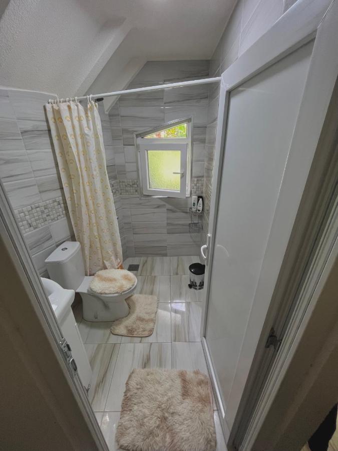 Guesthouse Gezim Selimaj ヴァルボナ エクステリア 写真