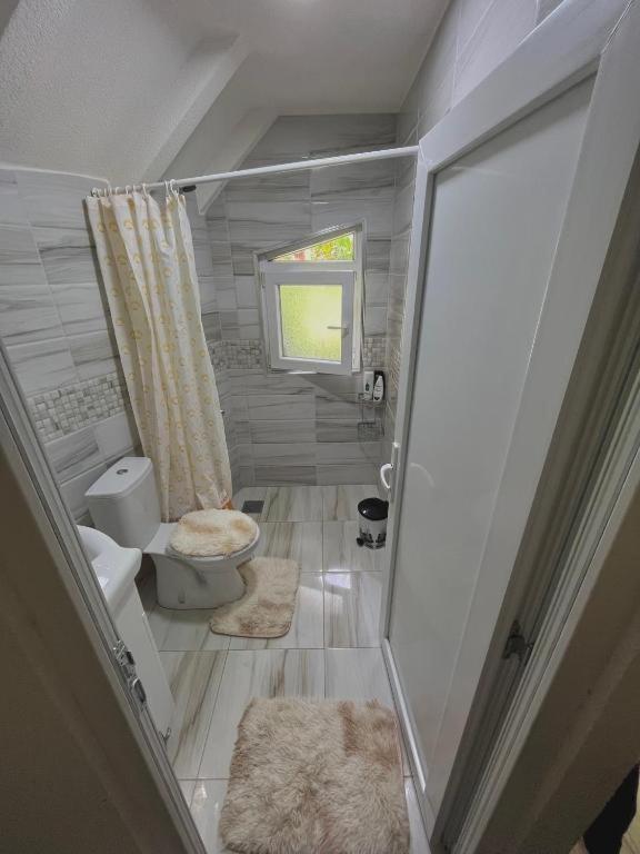 Guesthouse Gezim Selimaj ヴァルボナ エクステリア 写真